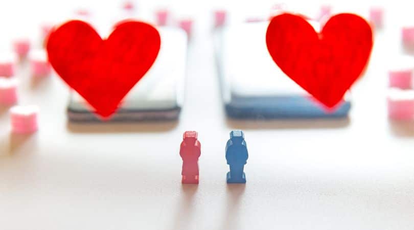 Online dating with two figures and finding love